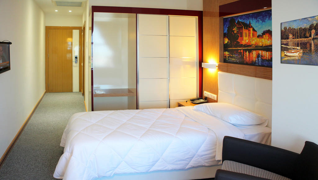 Ege Sevilen Hotel Turgutlu Habitación foto